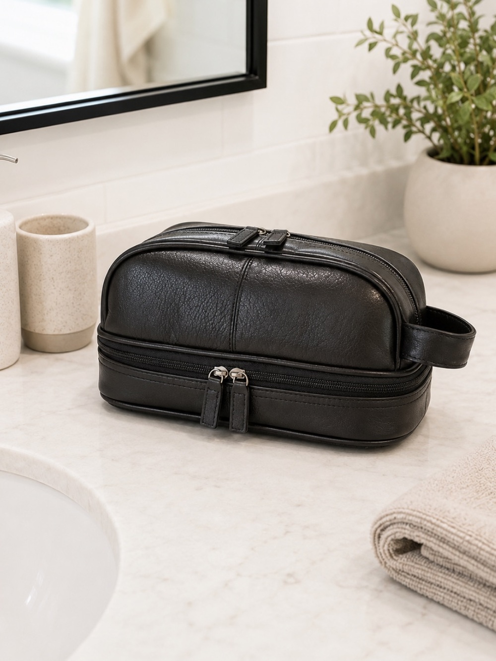 Roundtree & Yorke Genuine Leather Black Dopp Kit Travel Toiletry Bag ~ NWT